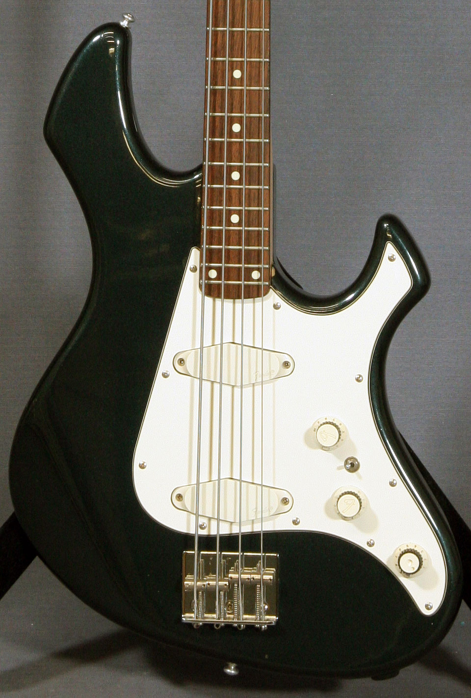 Fender Performer Bass Ed Roman Guitars